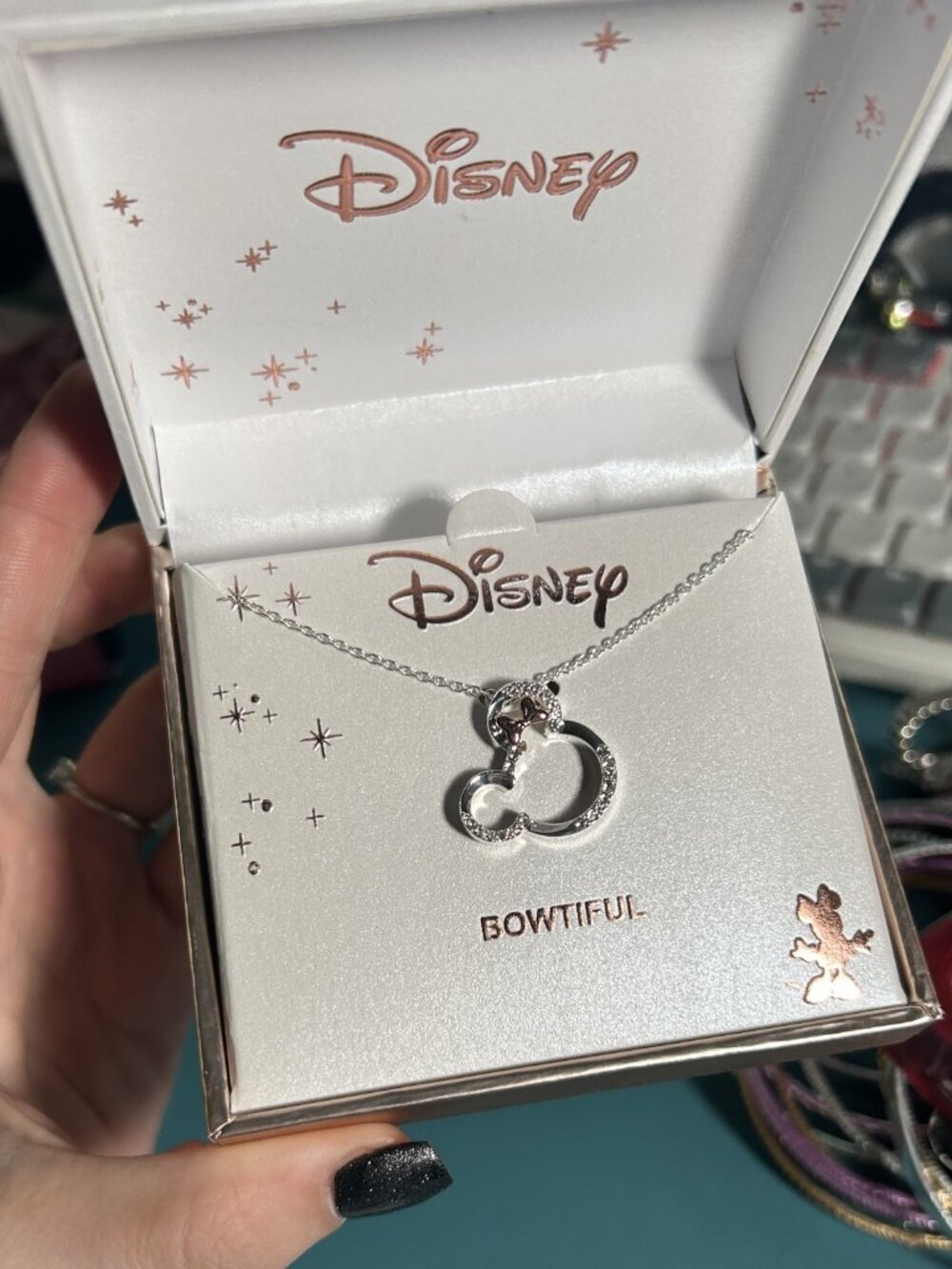 Disney Minnie Mouse Bowtiful Crystal Pendant Necklace NWT - Picture 2 of 3
